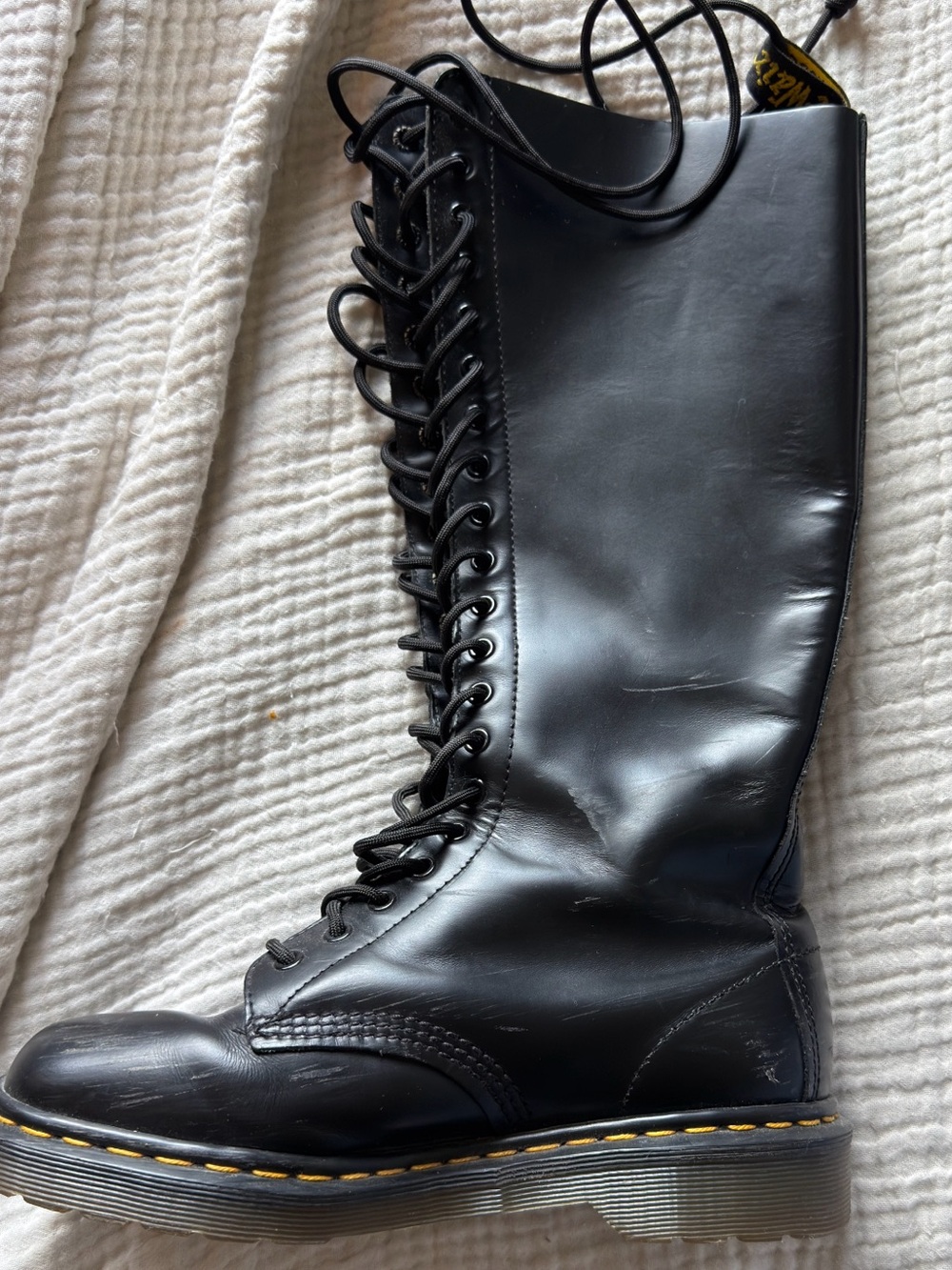 Dr. Martens Classic 20-eyelet MIE boots size UK 7/EU 41/US m8/w9 - Picture 9 of 12